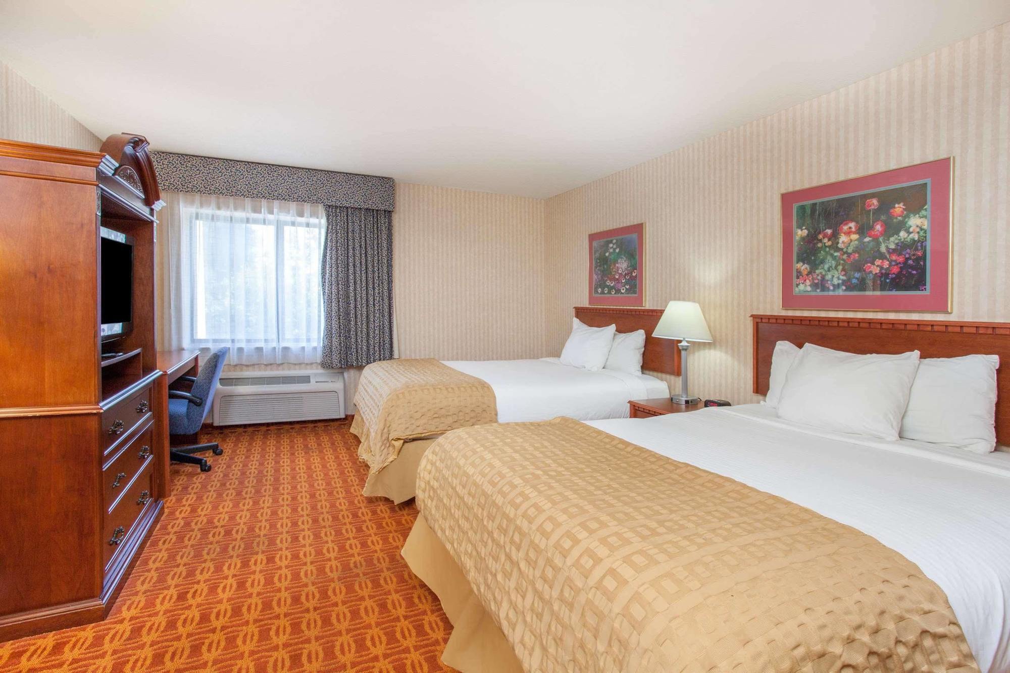 Baymont By Wyndham Detroit/Roseville Exterior photo